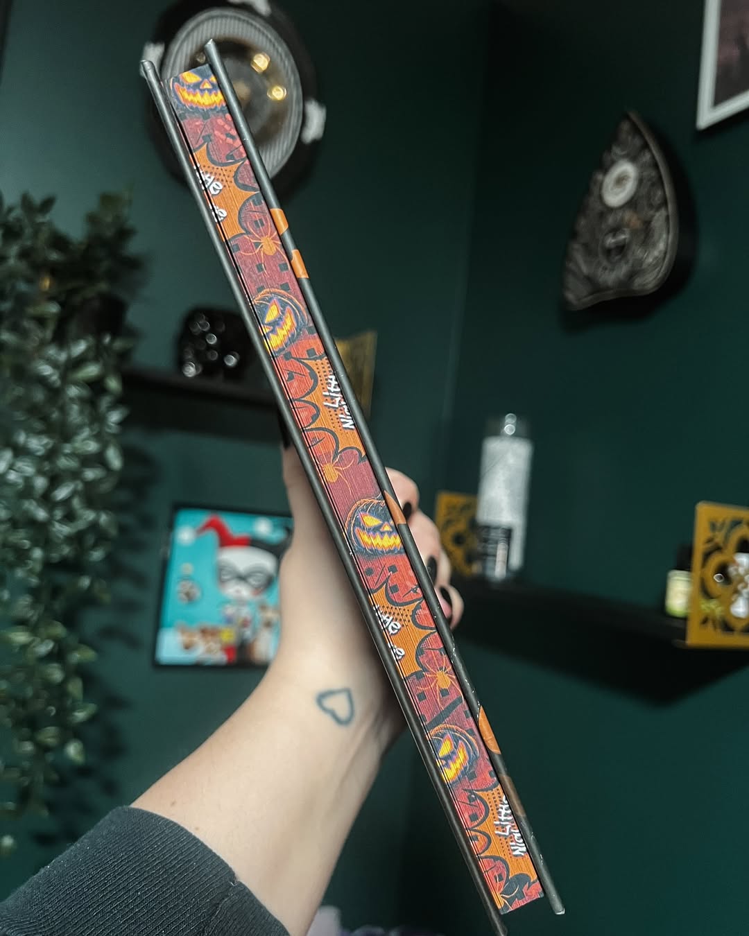 Twisted Horror: Carving for Cara Overstock